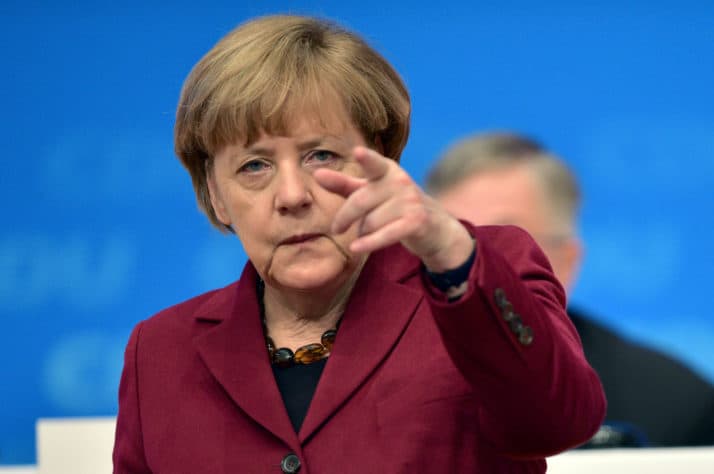 Angela Merkel akcentuoja, kad bendradarbiavimas su Kinija - vienas Europos, kurią norima padaryti vėl stipria, prioritetų.