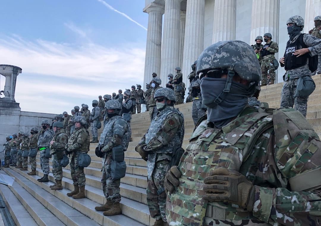 "(...) policijos vaidmuo ne saugoti ir tarnauti žmonėms, bet saugoti ir tarnauti imperijai (...)".