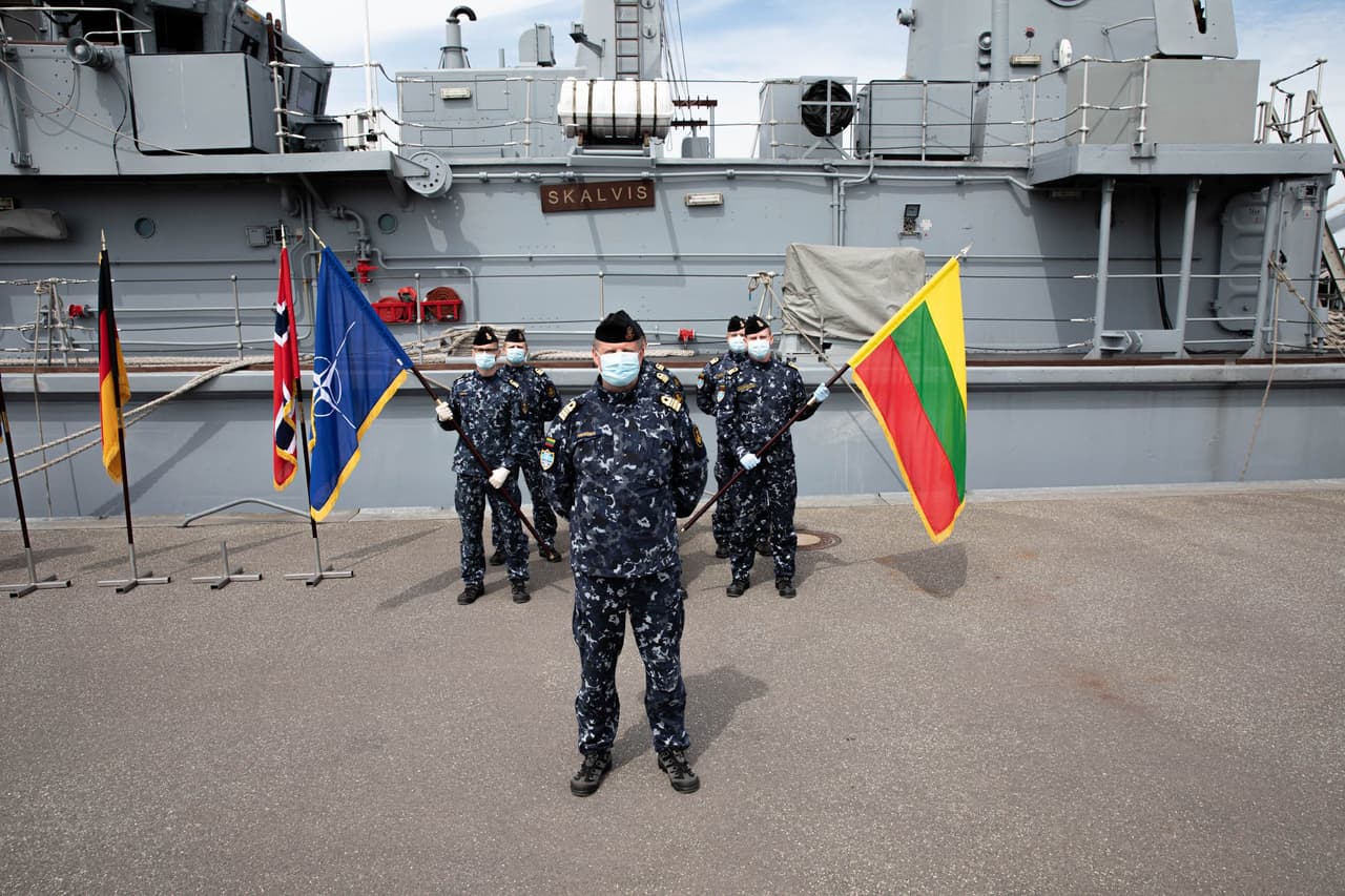Lietuvos karininkas pradėjo vadovauti NATO nuolatinės parengties priešmininių laivų grupei