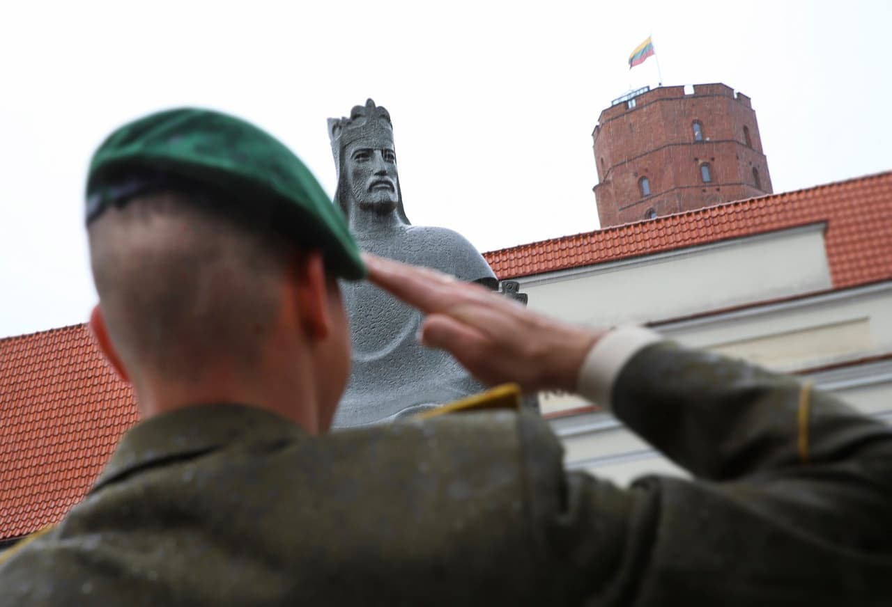 Vyr. ltn. Andriaus Šakalio, vyr. srž. sp. Manto Voveriūno, srž. sp. Ievos Budzeikaitės, št. srž. Audriaus Matuzo ir Alfredo Pliadžio nuotraukos.