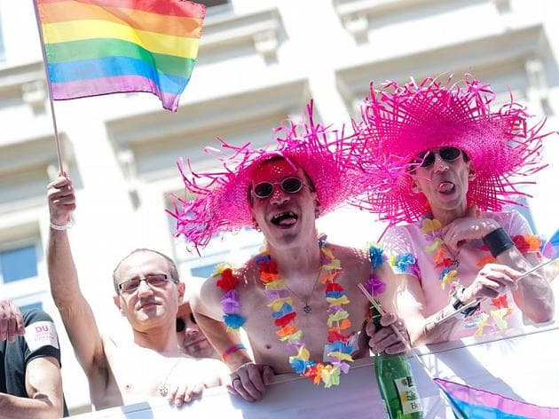Šių metų tolerancijos ir kitoniškumo šventės akimirka Berlyne. Nuotr. focus.de