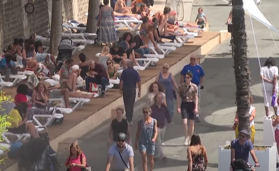 Europoje labai prastėja situacija dėl koronaviruso, o žmonės nesilaiko nustatytos saugios distancijos