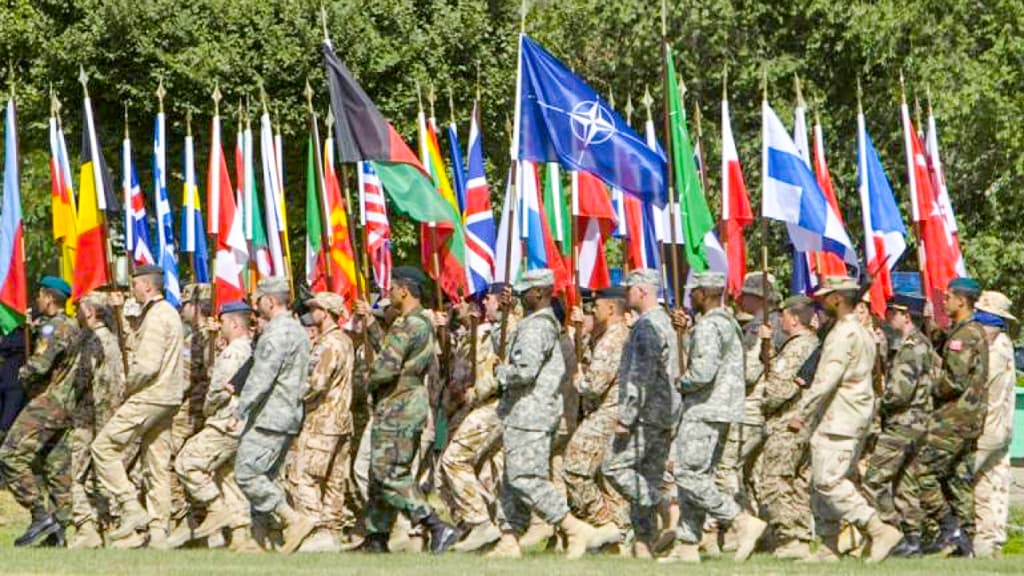 NATO kariai.