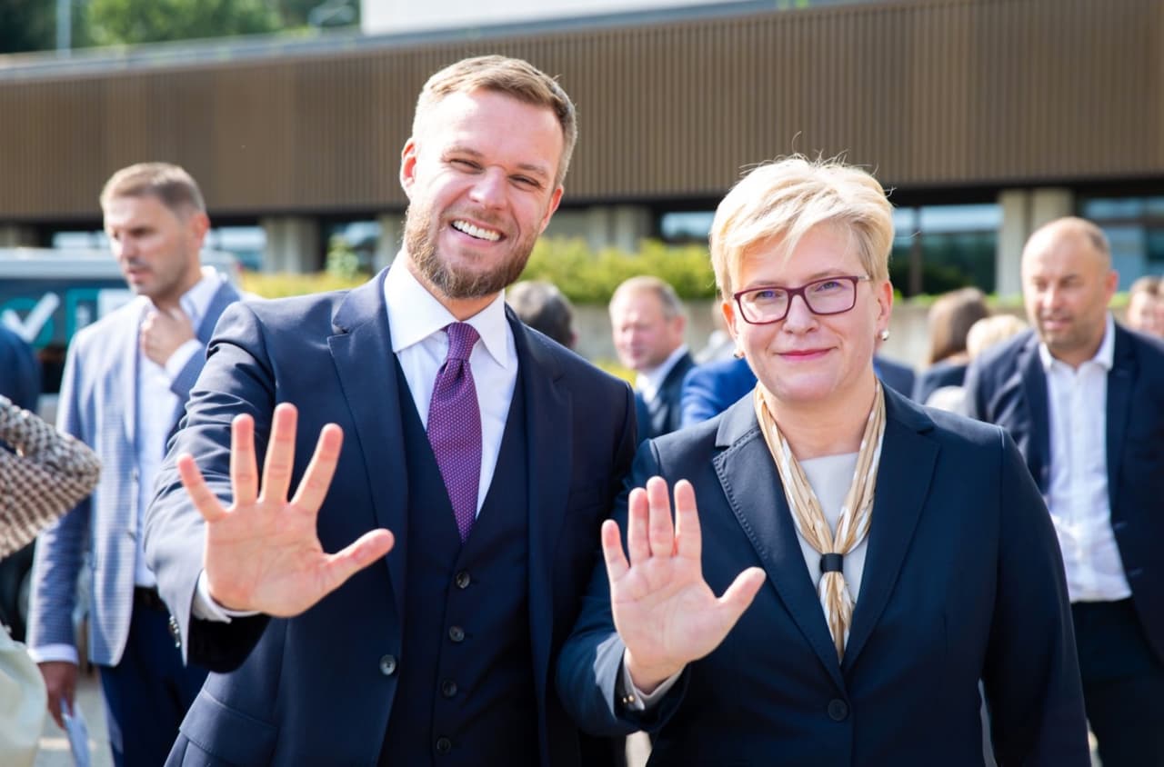 Žmonių partijos pirmininkas Gabrielius Landsbergis. Šalia – Žmonių partijos lyderė Ingrida Šimonytė. Nuotr. facebook.com
