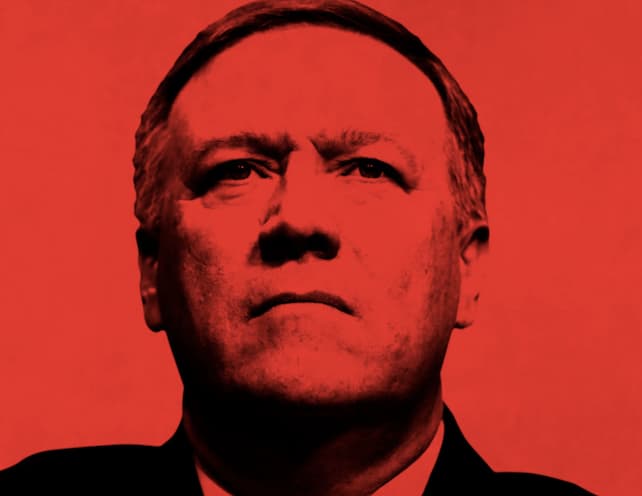 Maikas Pompeo keliauja po pasaulį, ragindamas rengti revoliucijas, įvedinėti sankcijas.