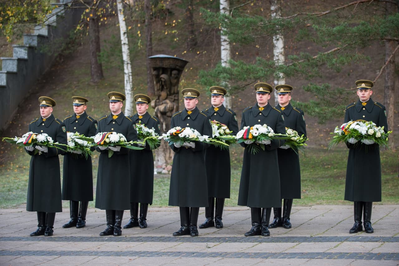 KAM archyvo nuotrauka iš 2019 m. Vėlinių ceremonijos. Aut. Alfredas Pliadis/KAM.