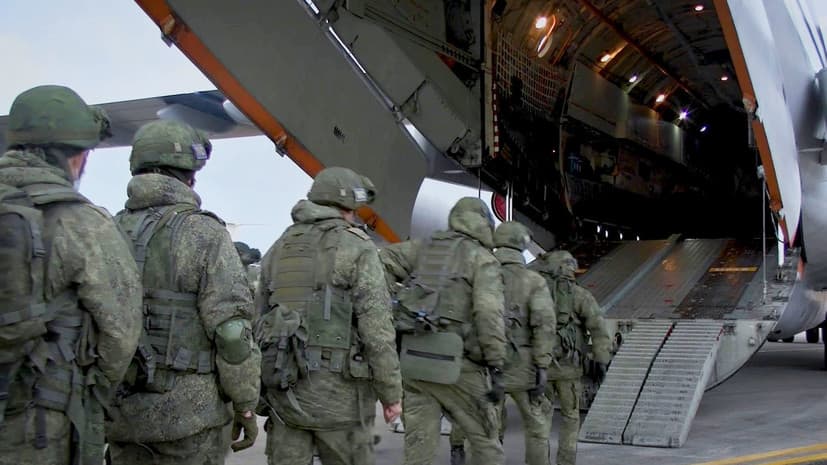 Rusų kariai išvyksta į Kalnų Karabachą.