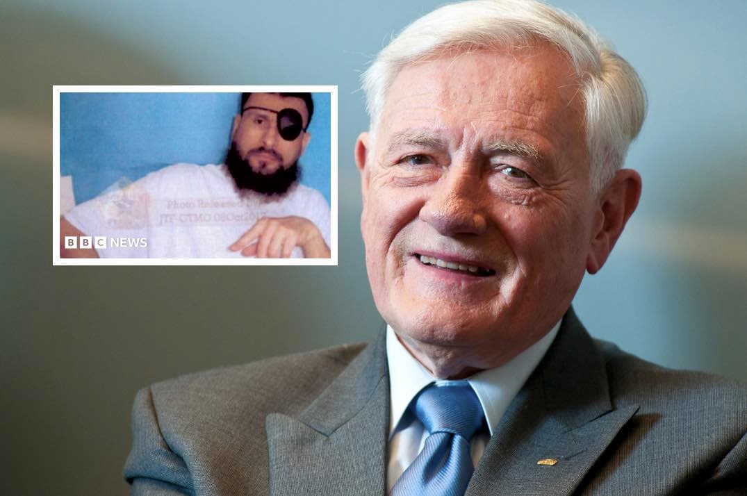 Slaptojo kankinimų kalėjimo Lietuvoje įkūrėjas prezidentas Valdas Adamkus (dešinėje) ir viena iš jo aukų Abu Zubaydah