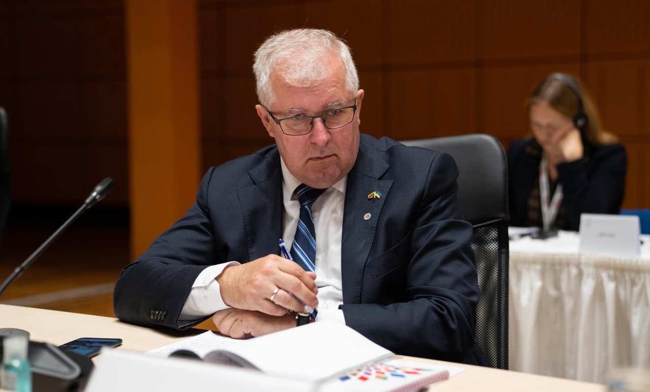 Anušauskas nurodė, kad dovanos Ukrainai turėtų būti dengiamos iš ES mokesčių mokėtojų lėšų
