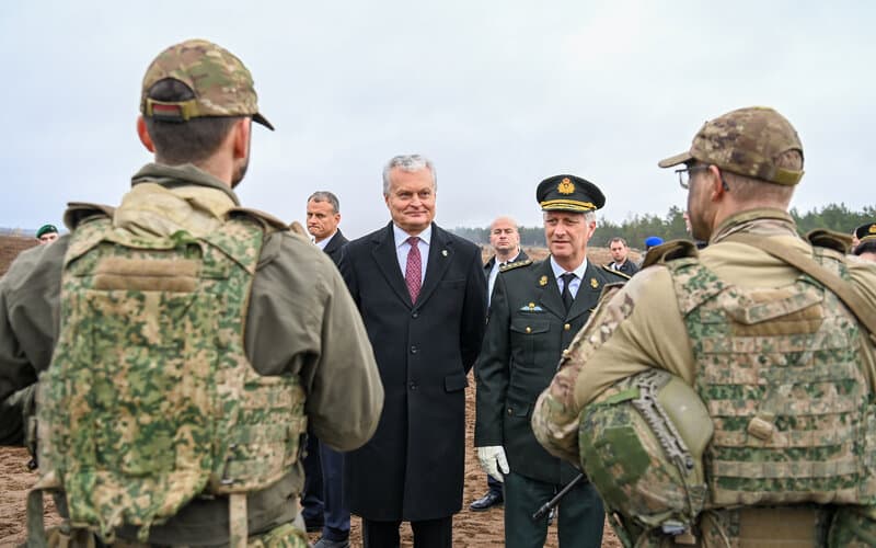 Nausėda Karaliui priminė, kad sąjungininkai yra pasirengę ginti kiekvieną NATO teritorijos cm