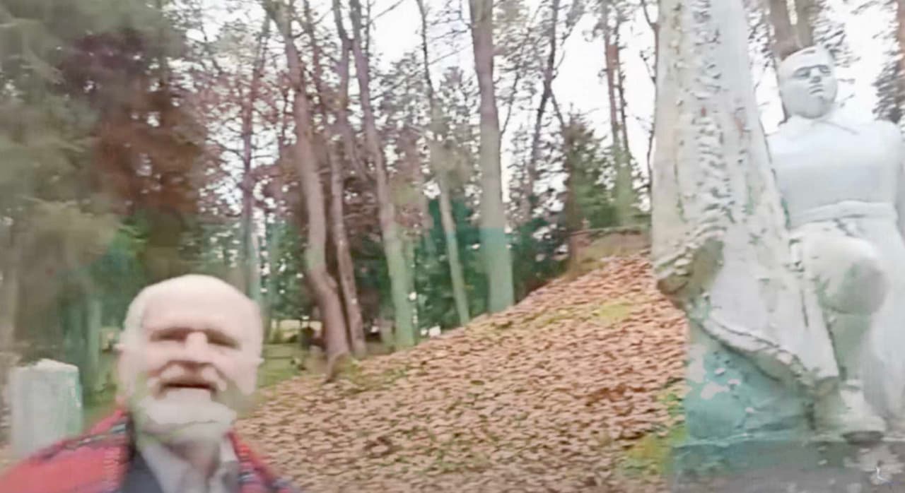 Geros Kaimynystės Forumas • TYLOS MINUTĖ prie išniekinto memorialo