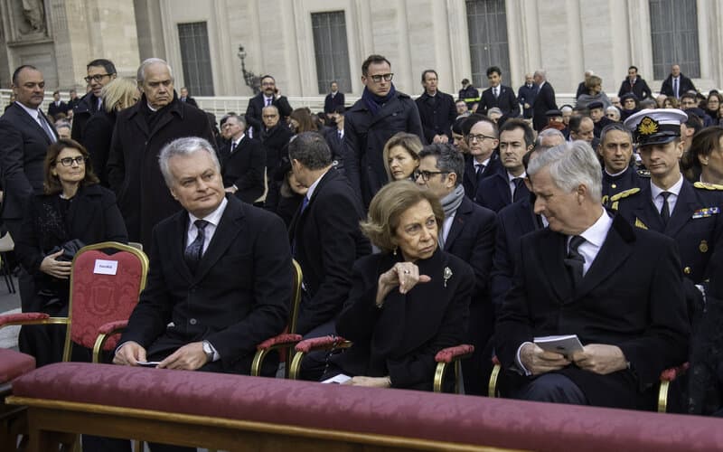 Nausėda pagerbė dalyvavo Popiežiaus emerito Benedikto XVI laidotuvėse