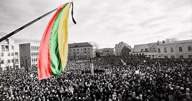 Brėkšta aušra: kreipimasis į pasaulio tautas dėl nusikaltėlių įvykdyto perversmo 1990 m. kovo 11 d.