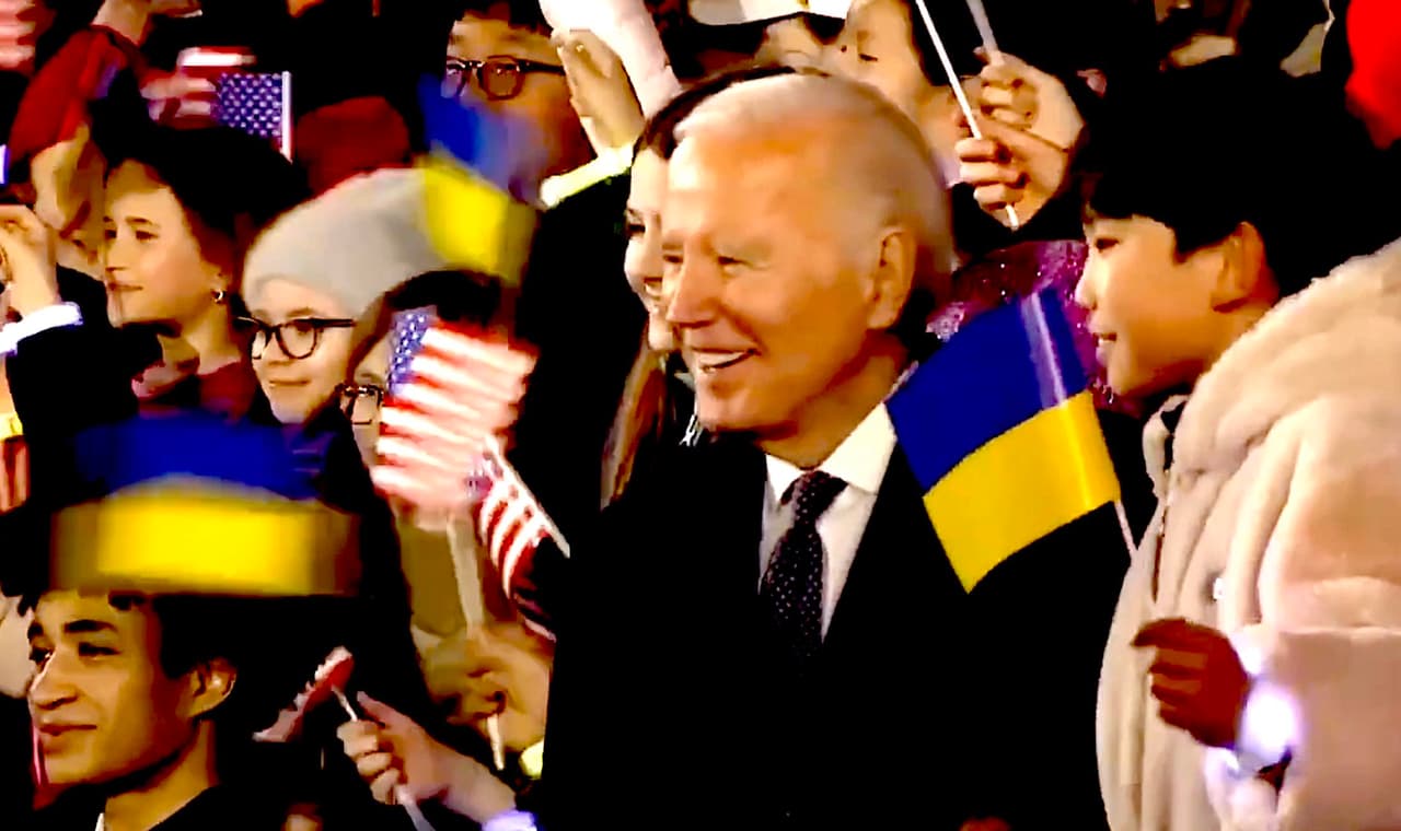 Biden kalba Warszawoje