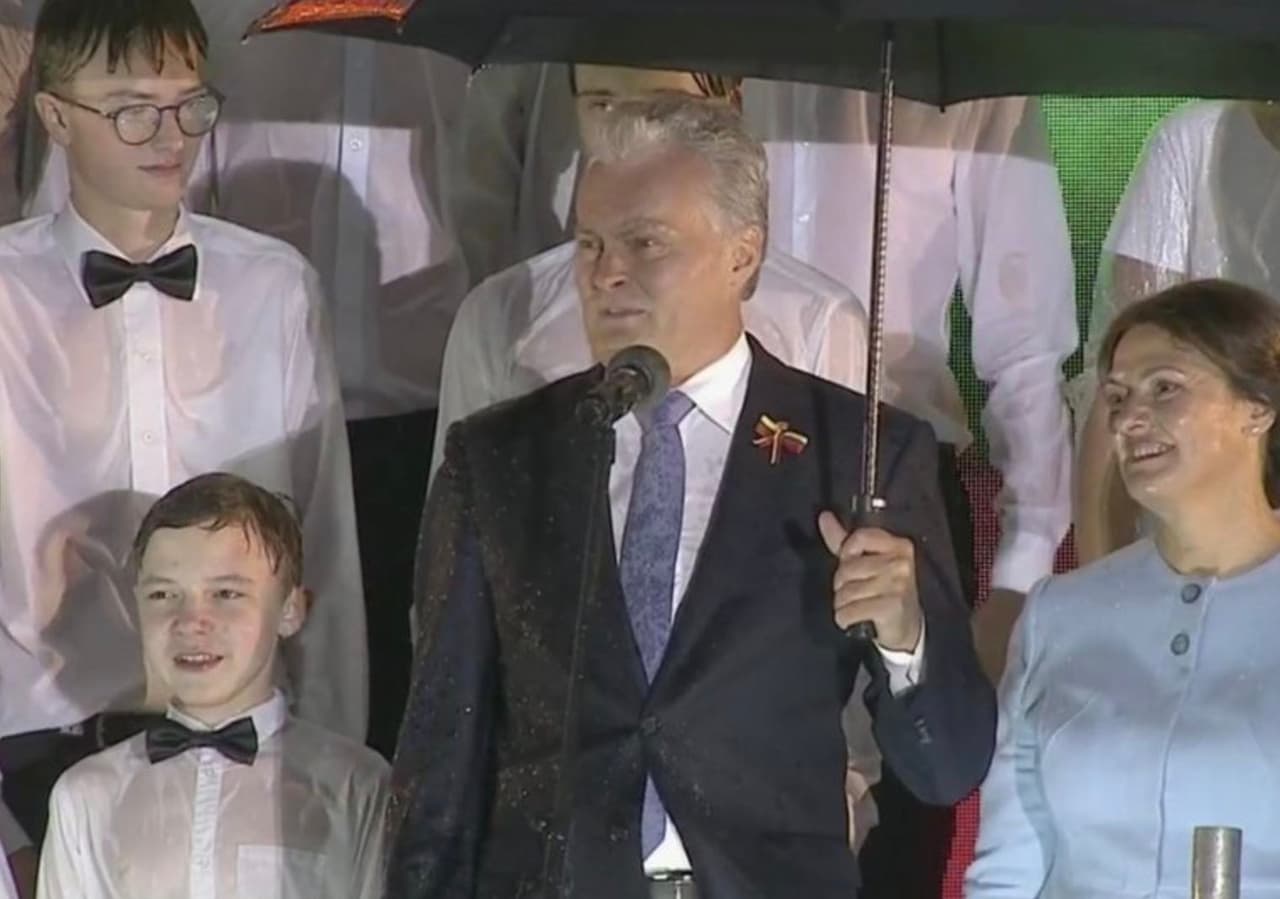 Popedofiliniame skandale minimas Nausėda