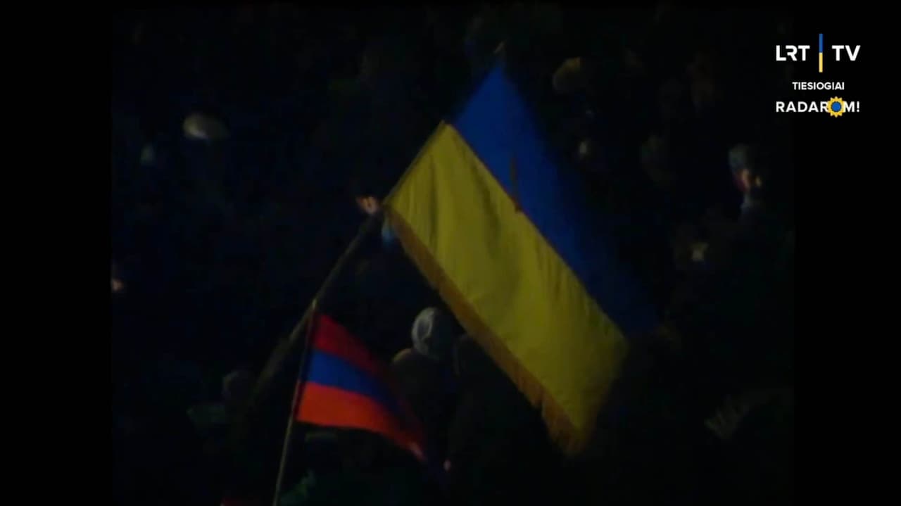Nepriklausomos Ukrainos vėliava prie Aukščiausiosios Tarybos plevėsavo dar 1991 m.?