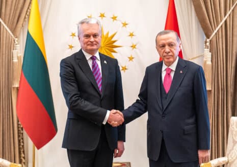 Nausėda informavo Erdoaną, kokiu laipsnių kampu turi būti užtikrinamas saugumas