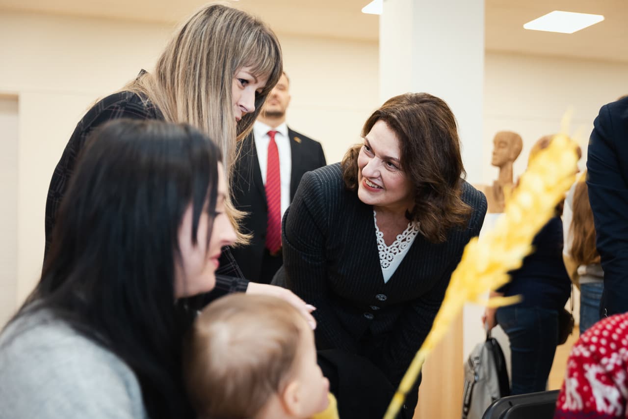 Nausėdienė susitiko su Alytuje gyvenančiais ukrainiečiais