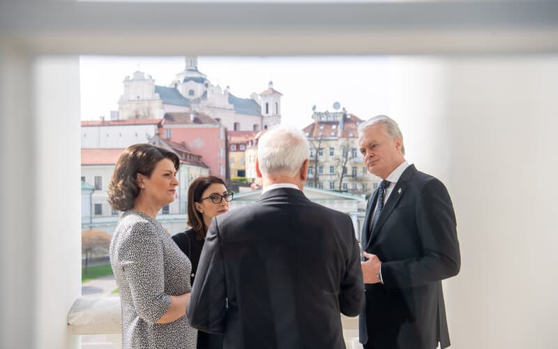 Nausėda informavo Chačaturianą apie ES sėkmės pavyzdį – Lietuvos narystės istoriją
