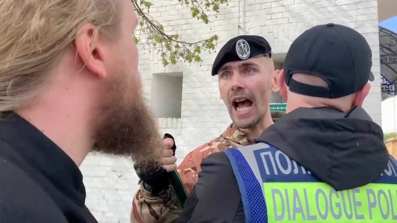 Ukrainiečių karys bandė paprotinti šventiką