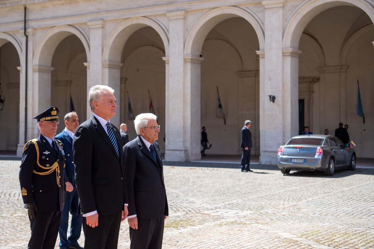 Nausėda Italijoje italams priminė jų prievolę dėl minimalios 2 proc. nuo BVP išlaidų gynybai ribos