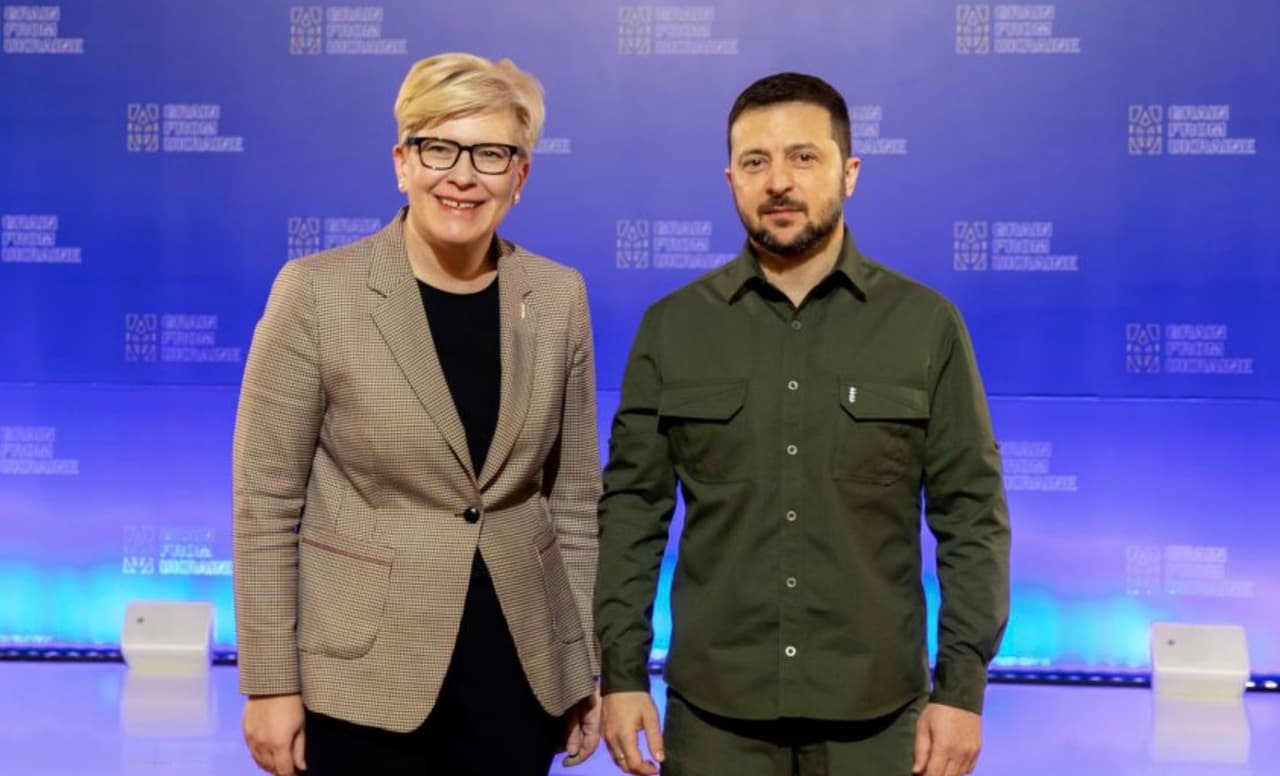 **LR vyriausybė bei jos vadovė Ingrida Šimonytė (kairėje) jau senokai tapo žodžių korupcija ir aferos sinonimu.**