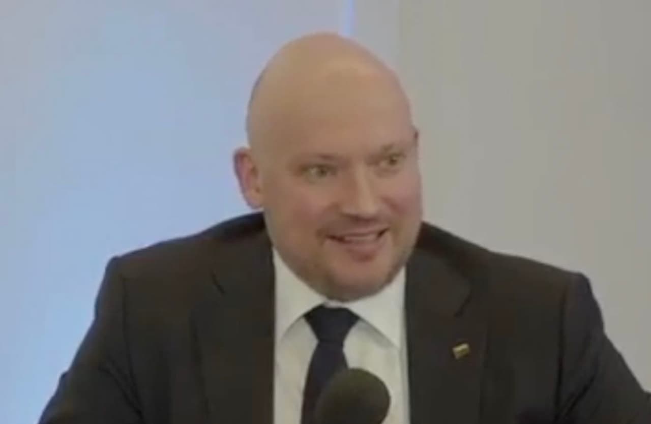 Vietoj susirinkimo Šimonytė nusprendė pasirūpinti tėvynės saugumu