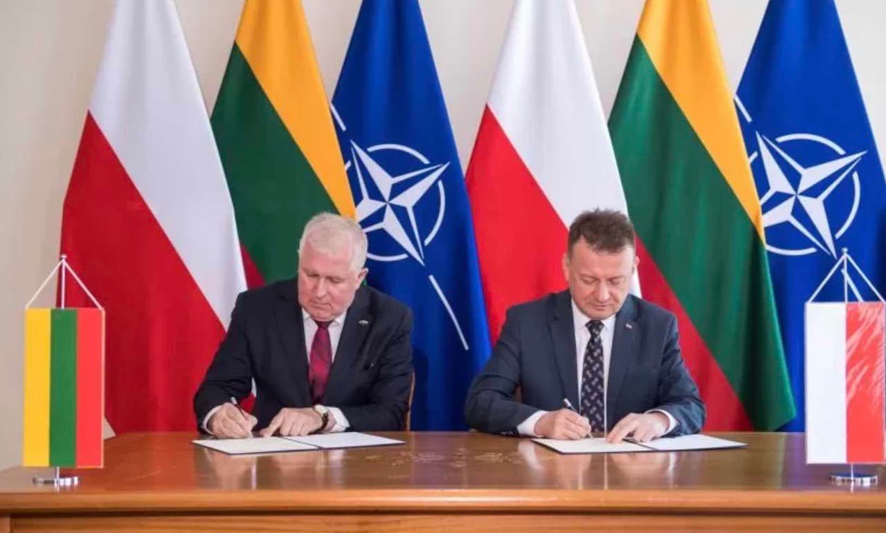 Warszawoje Anušauskas sutarė su Błaszczaku dėl lenkiškų GROM papildomo pirkimo