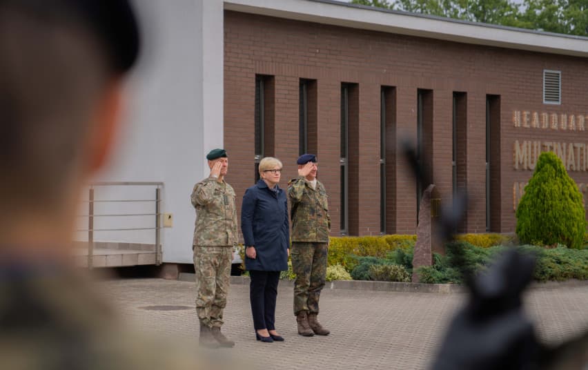 Istorinis Šimonytės apsilankymas NATO Šiaurės Rytų vadavietėje Lenkijoje