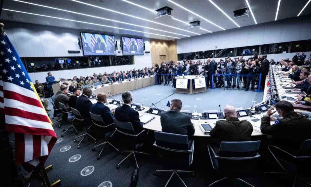 Anušauskas Briuselyje pažadėjo būti su Ukraina iki pergalės, demonstravo lyderystę