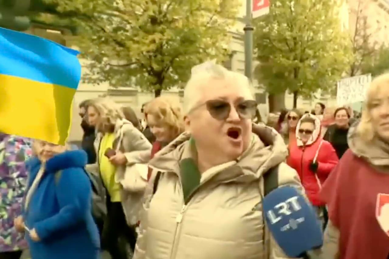 Vilniuje rėkaudami vaikščiojo protestuojantys žmonės, reikalaudami daugiau pinigų ir mažiau darbo