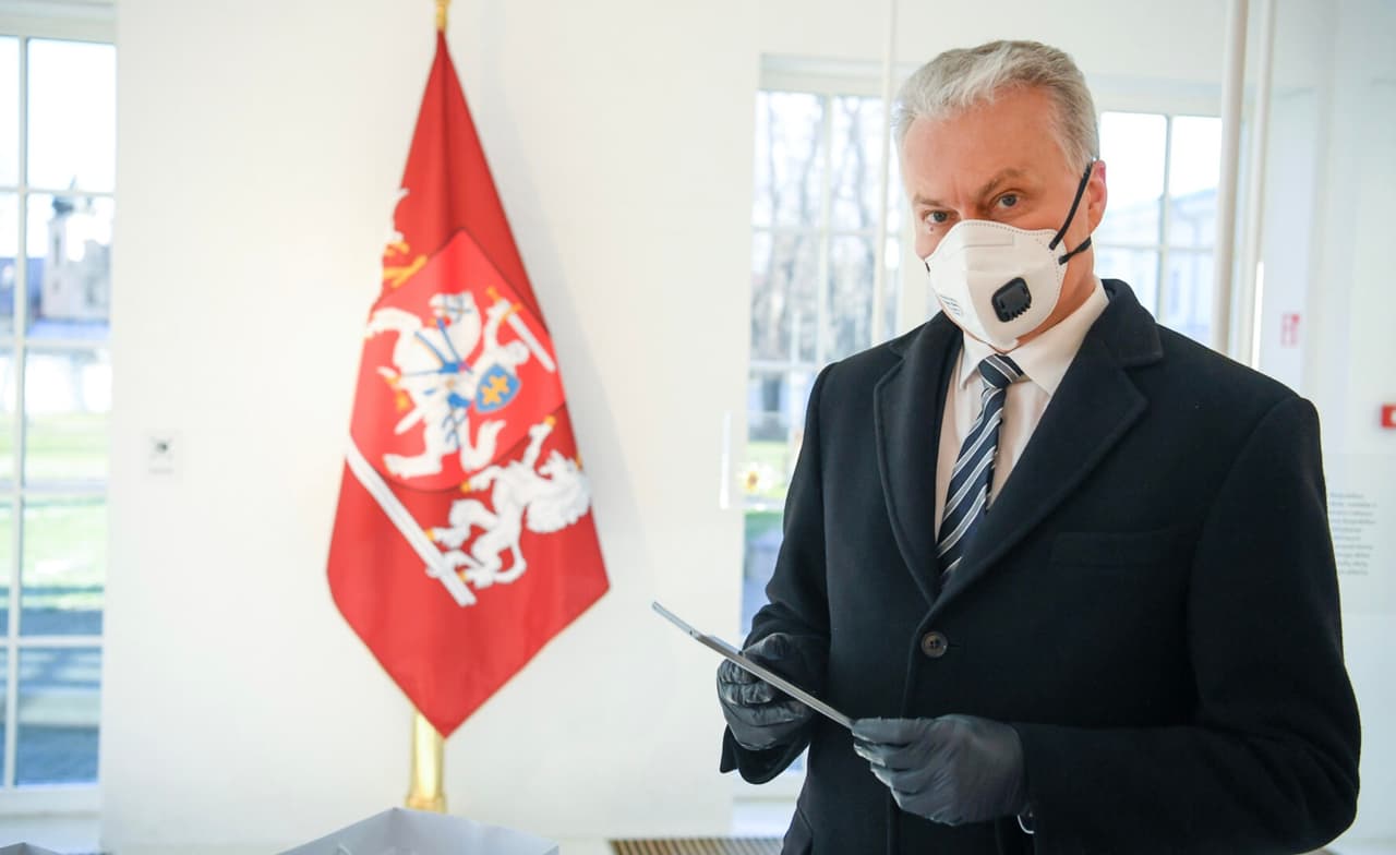 Nausėda Dudai: būtina visomis priemonėmis remti Ukrainą iki pergalės