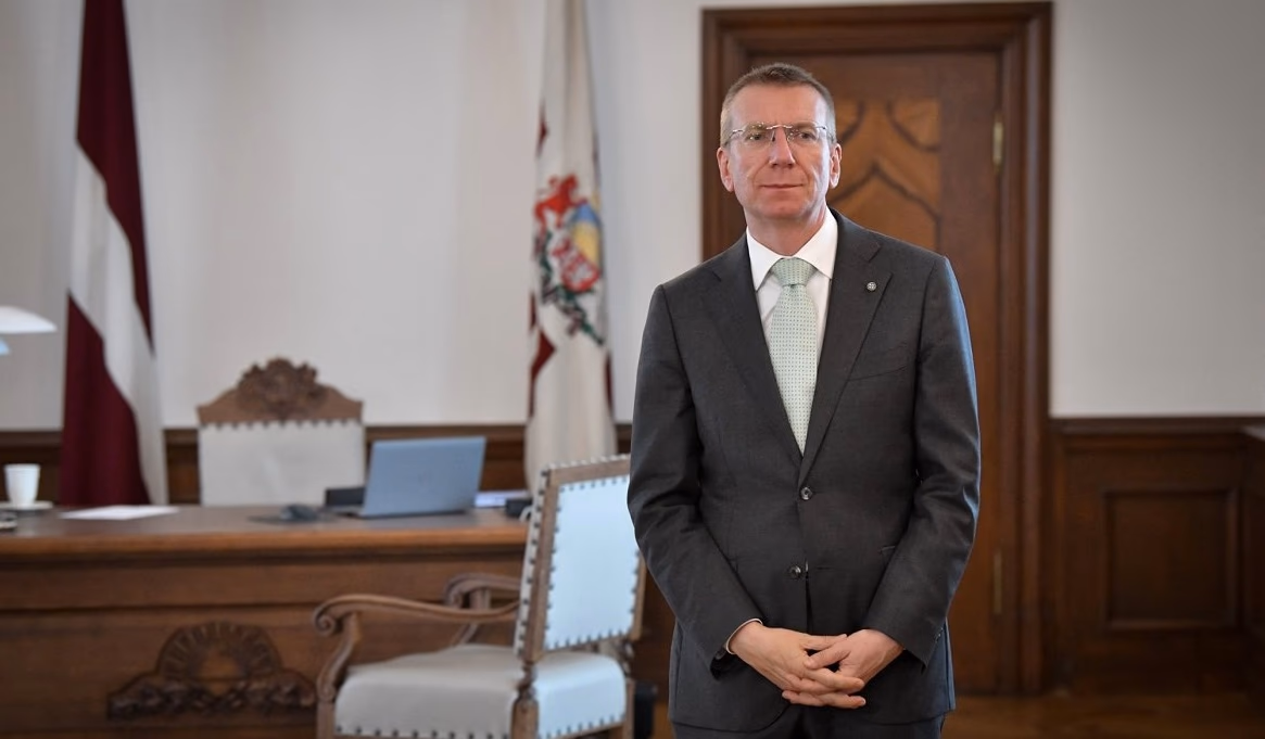 Pirmasis Baltijos sesių gėjus-prezidentas, latvis Rinkēvičs linkęs drausti Rusijos laivams plaukioti NATO ežere