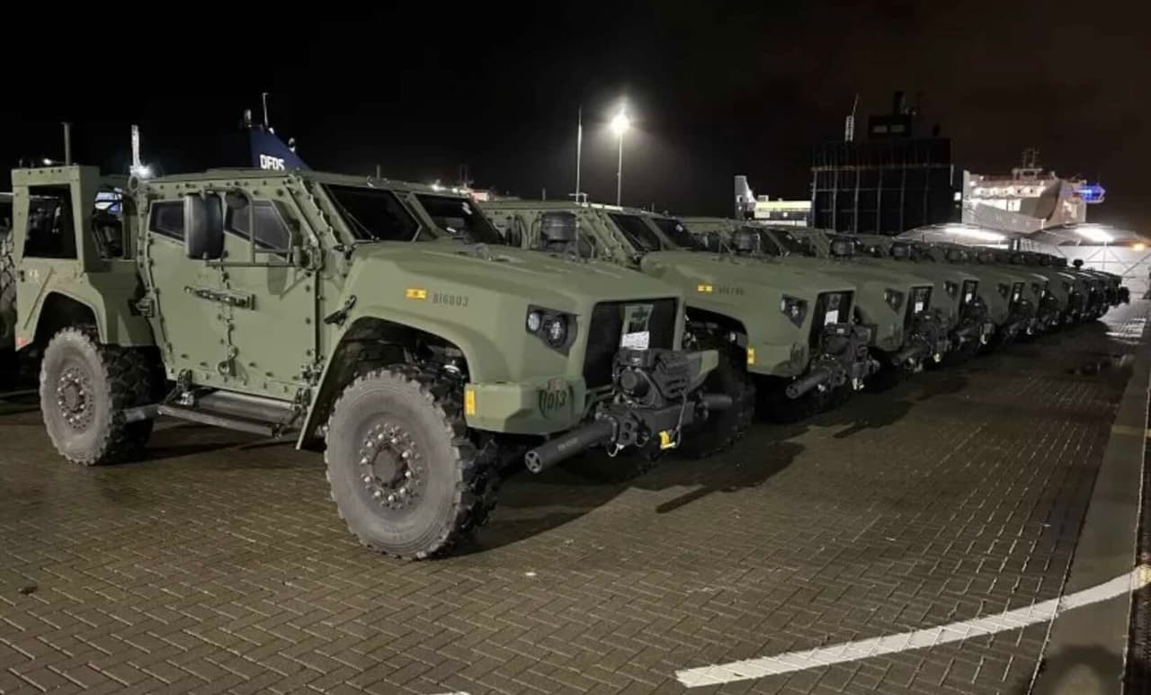Šarvuoti visureigiai JLTV dar labiau patobulino Lietuvos bei JAV karinių pajėgų sąveiką
