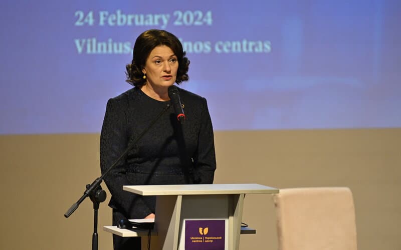 Nausėdienė nurodė stiprinti Ukrainos ateities lyderius ir diasporos ryšį