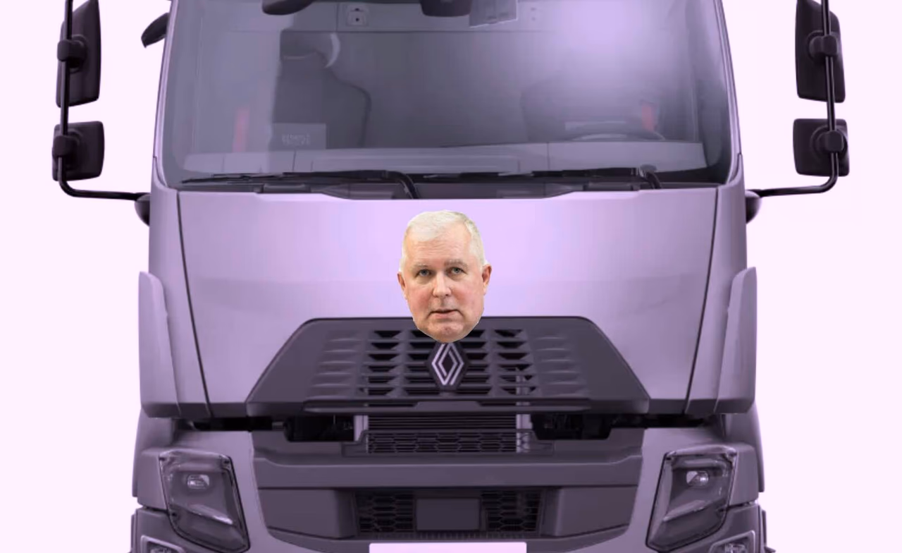 Dalis naujų krovininių sunkvežimių „Renault D” bus perduota ir Ukrainai