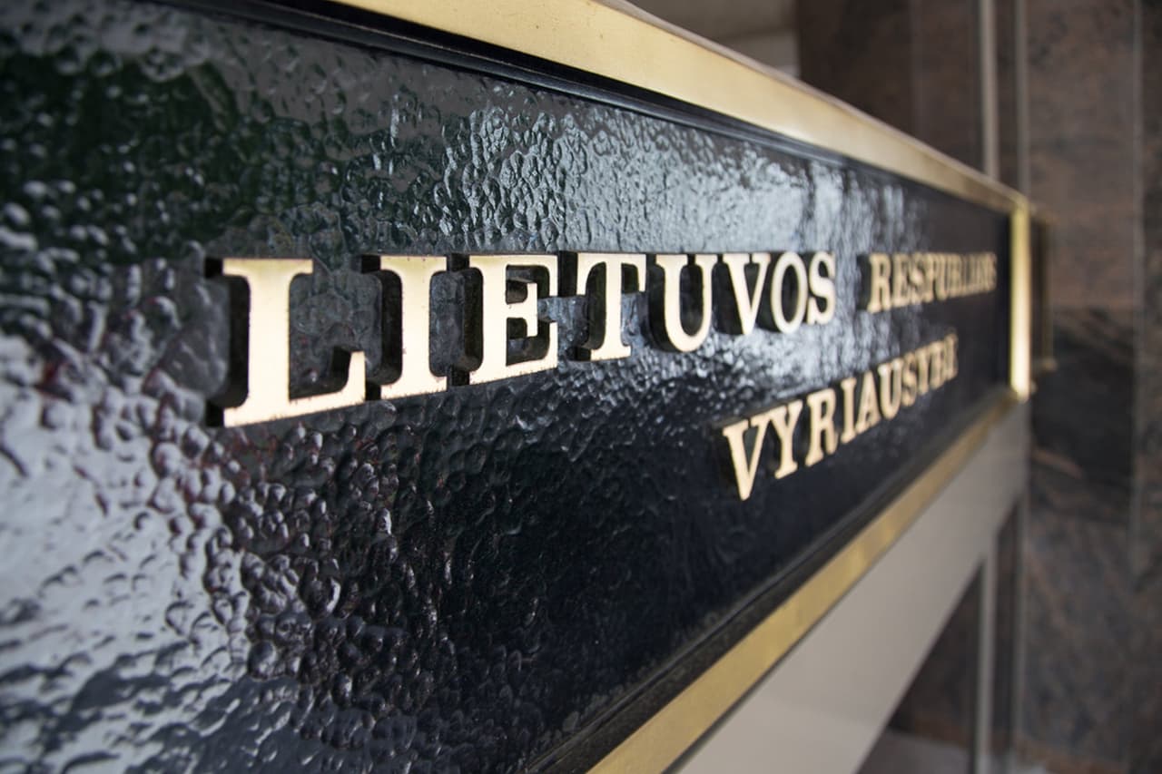 Vyriausybei sekasi apsaugoti piliečius – mažėja į pavojingą Baltarusiją vykstančių
