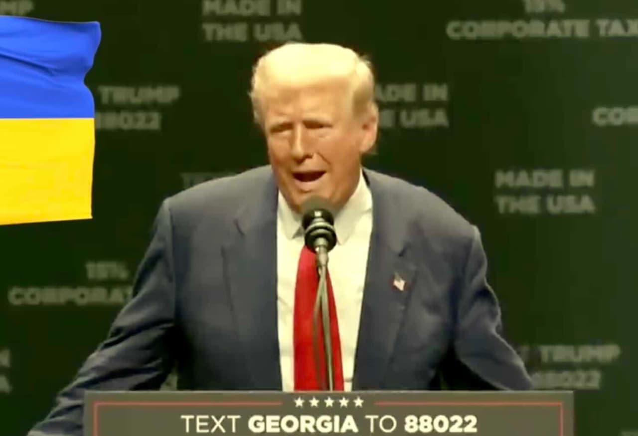 Donaldas Trampas teigia, esą JAV yra įstrigusi kare Ukrainoje