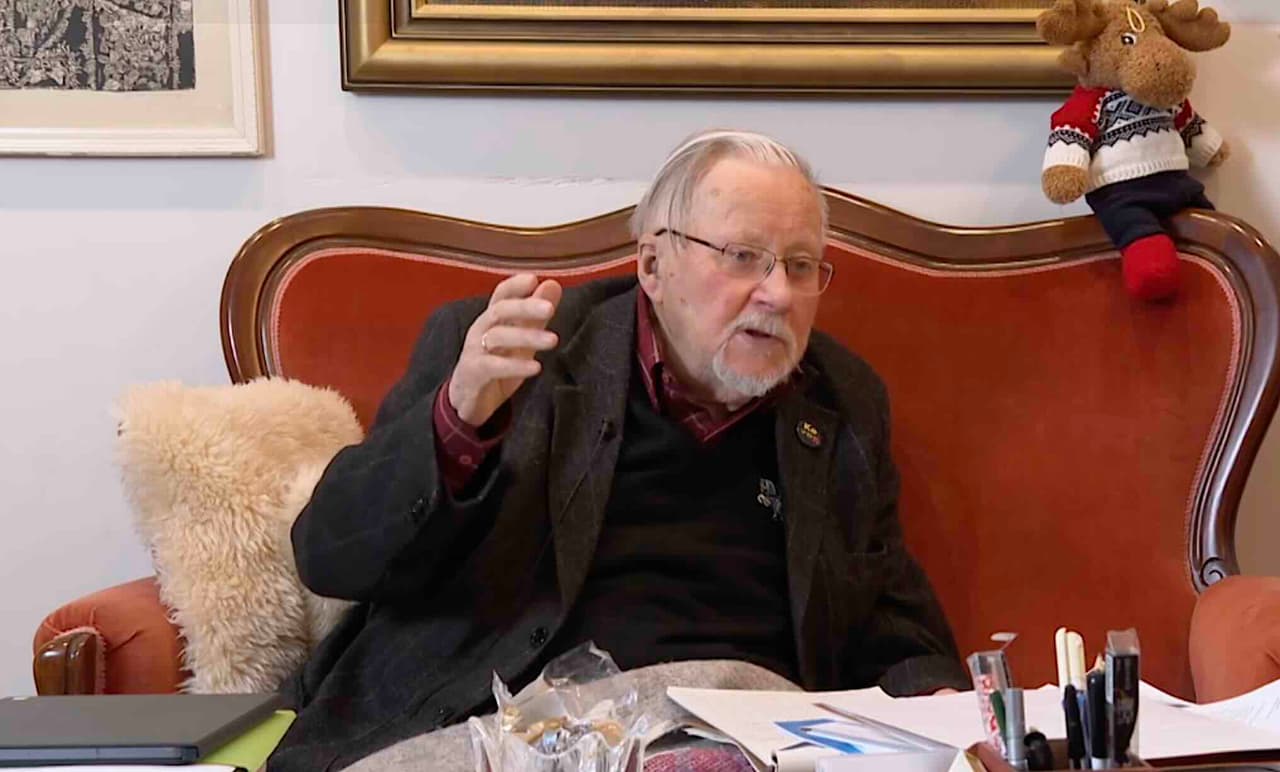 Siekiant apsiginti, Landsbergis pirmiausia siūlo su priešais susitvarkyti vidiniame fronte