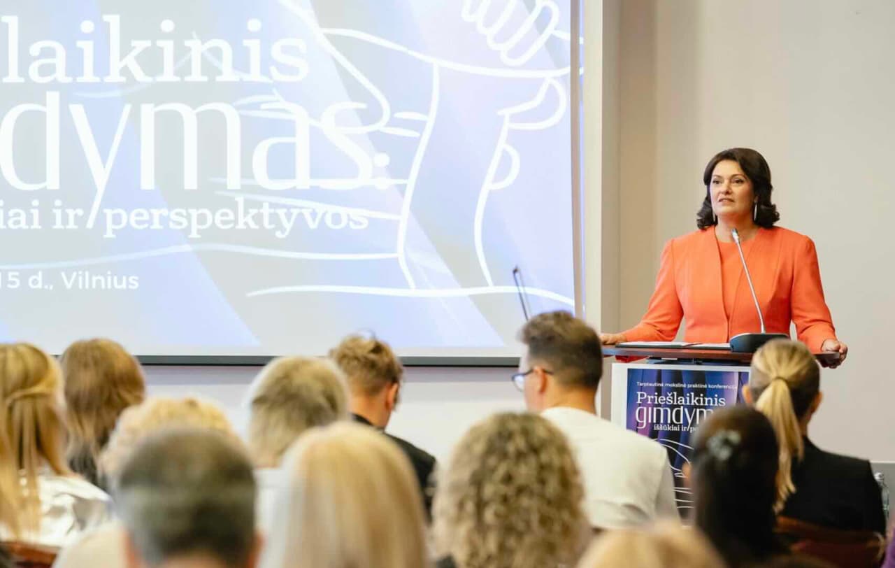 Nausėdienė padėkojo mokslo ir sveikatos priežiūros bendruomenei ir jos korifėjams