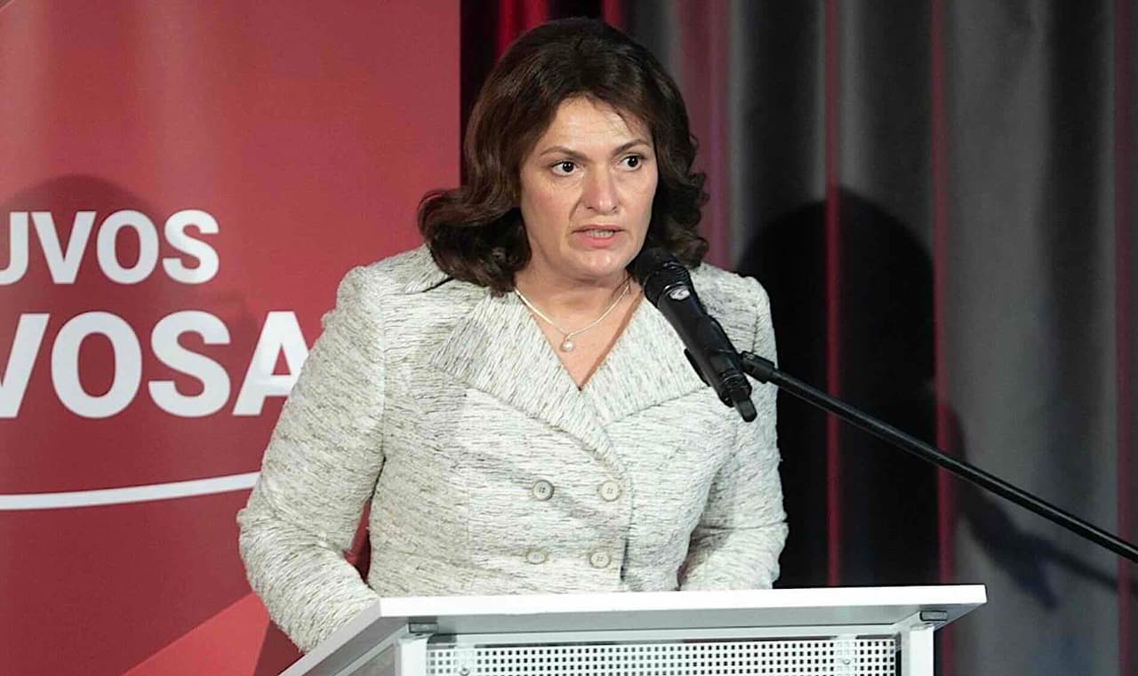 Nausėdienė informavo birutietes, kad jo yra „stiprybės gurkšnis visai tautai“