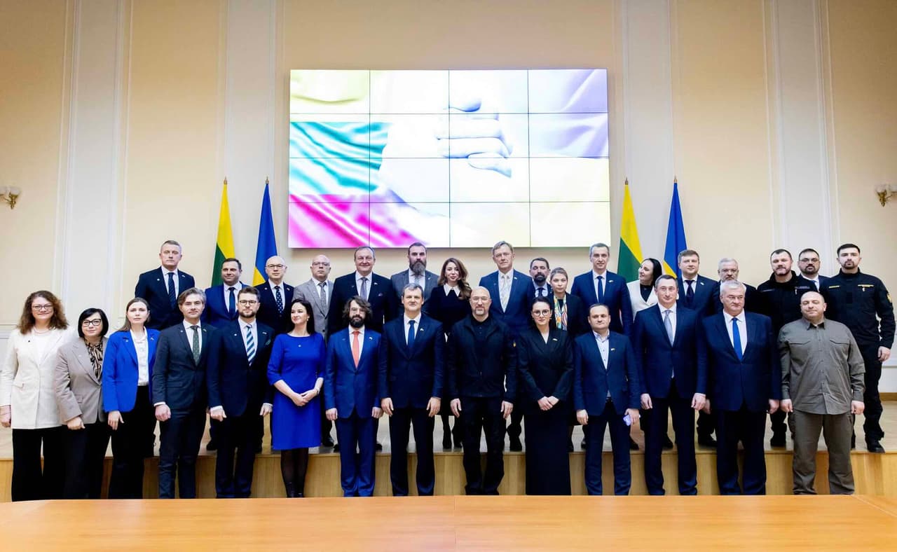 Paluckas Kijeve pažadėjo „neišblėsiančią paramą“ Ukrainai ir po jos pergalės fronto linijoje