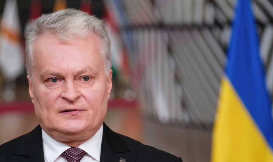 Nausėda raginamas nebūti nusikaltimo bendrininku