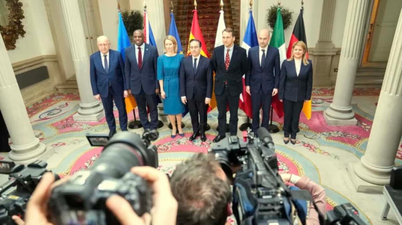 Šešios ES šalys pareiškė pasirengusios įvesti naujas sankcijas Rusijai