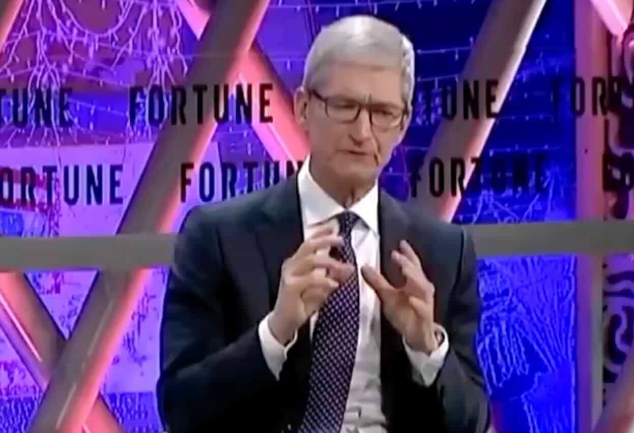 Tim Cook paaiškina, kodėl „Apple“ pasirenka gamybai Kiniją