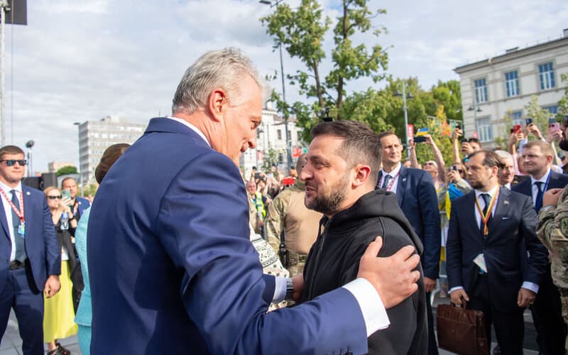 Nausėda su su kolegomis nuo taikos „per jėgą“, perėjo prie taikos „per ryžtingą diplomatiją“
