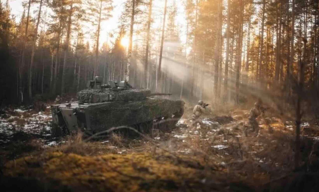 Pėstininkų kovos mašinų CV90 surinkimo galimybė Lietuvoje – dar vienas atgrasymo signalas Kremliui