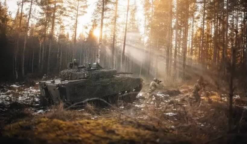 Dar vienas signalas Rusijai: Lietuva įsigis 100 švediškų pėstininkų kovos mašinų CV90 MkIV