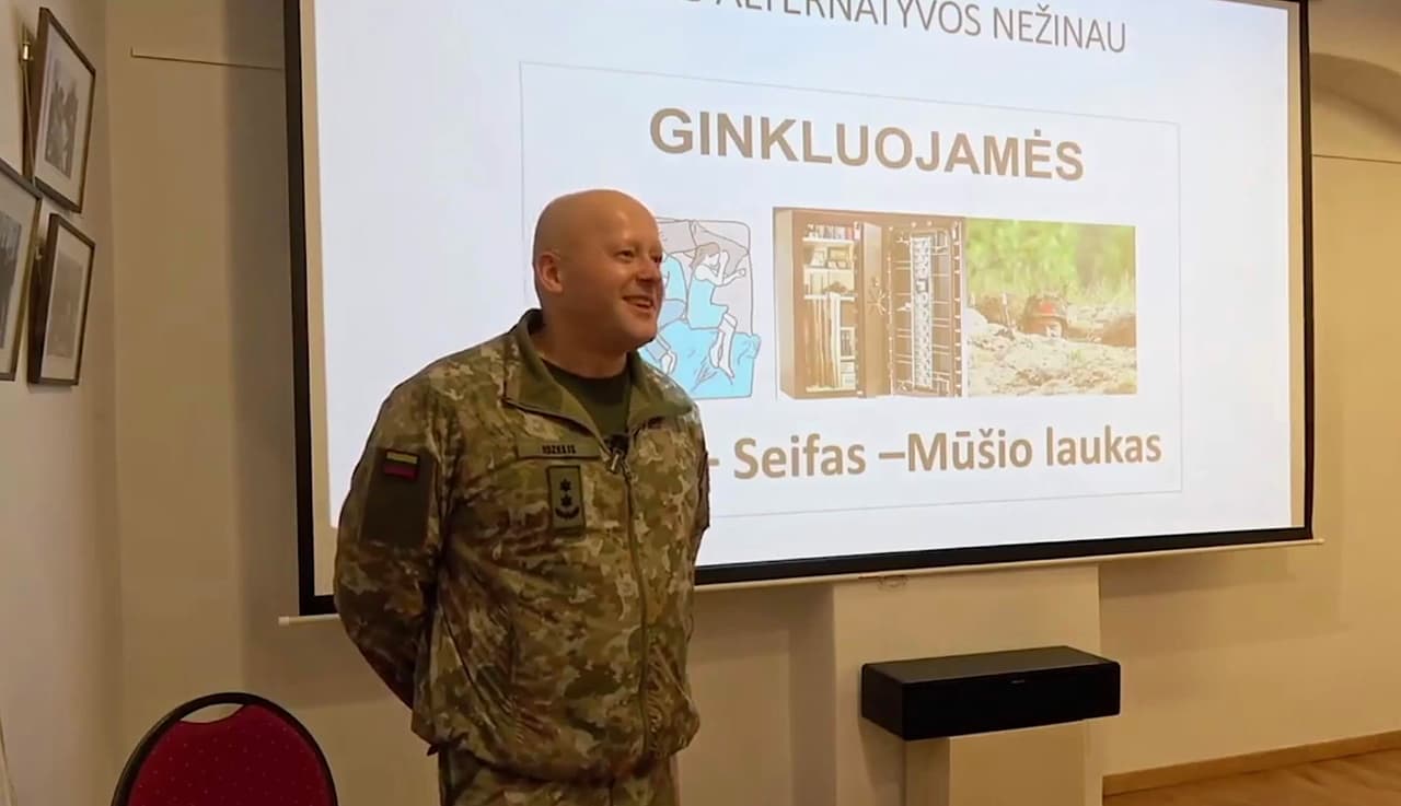 „Facebook“ įsisiautėjo: pašalino įrašą su Šaulių sąjungos vado Lino Idzelio įžvalgomis