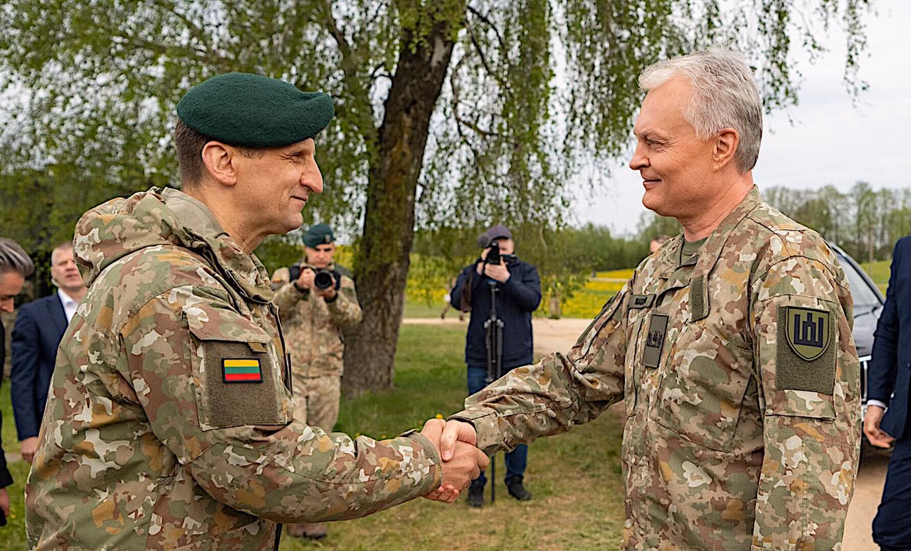 NATO turi geriausią šiuolaikinio karo poligoną – Ukrainą. Tad kodėl vis dar tiek daug tuščių kalbų?